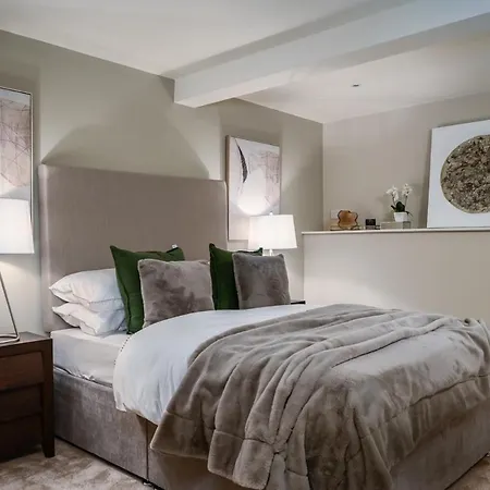 Kist Accommodates - Hughenden Loft Apartment