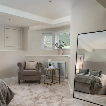 Kist Accommodates - Hughenden Loft Apartment Harrogate