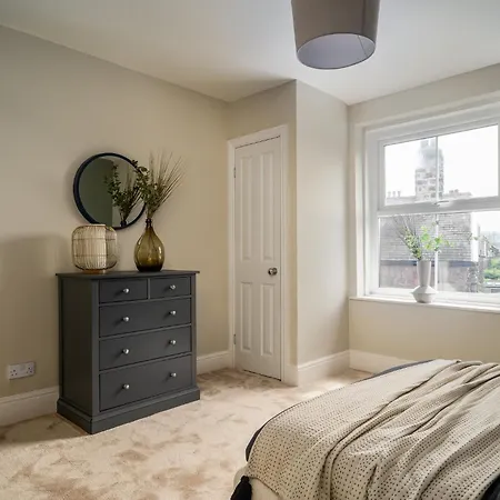 Kist Accommodates - Hughenden Loft Apartment Harrogate