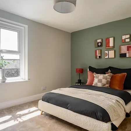 Kist Accommodates - Hughenden Loft * Harrogate